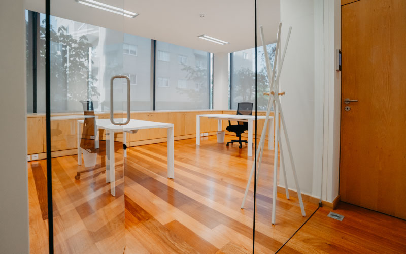 1 Person Coworking Desk