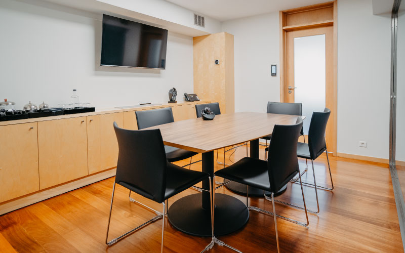 6 Person Coworking Desk