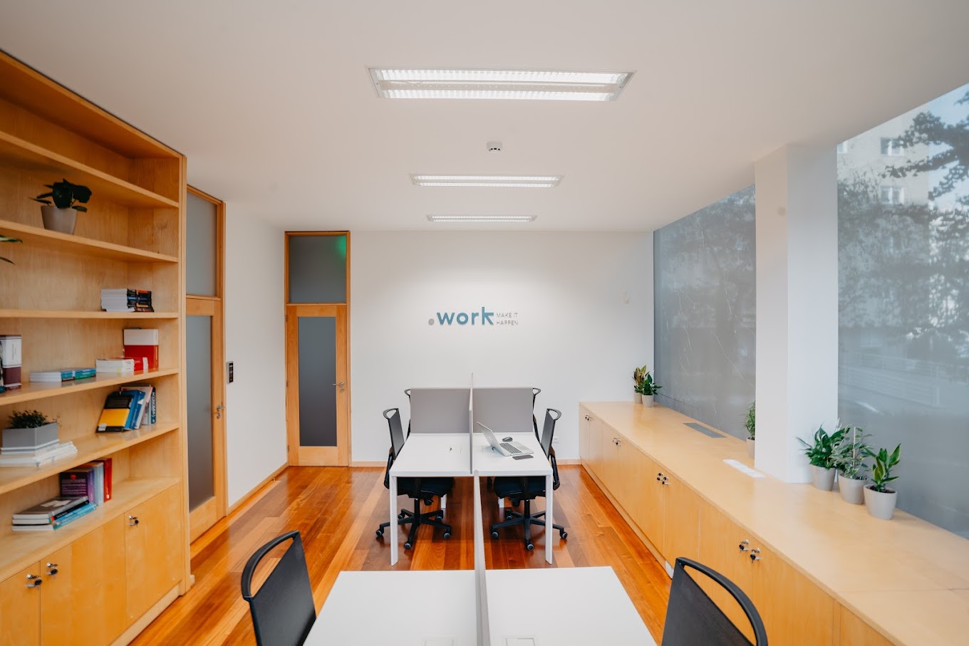 5 Person Coworking Desk