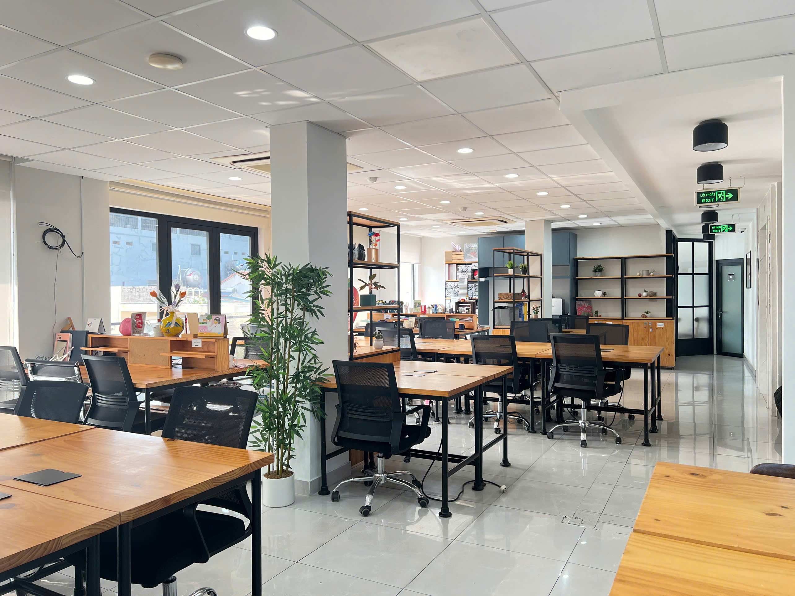 5 Person Private Office