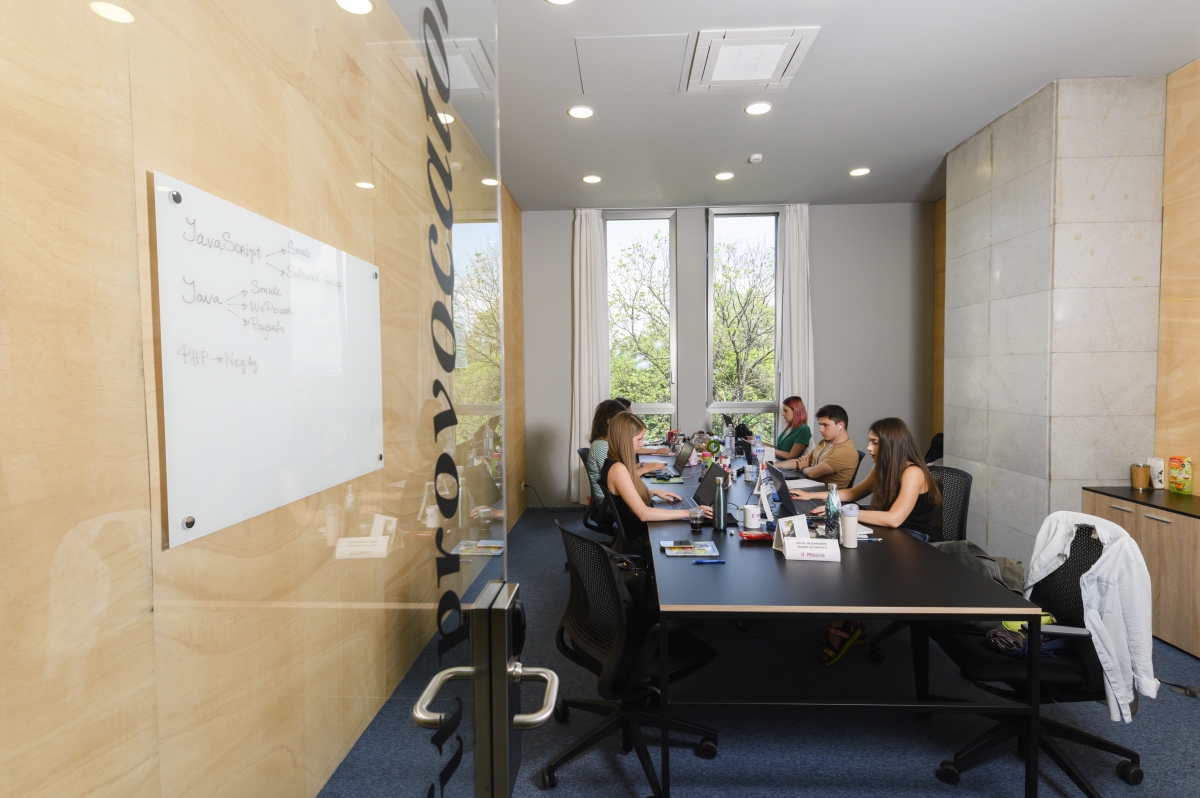 16 Person Private Office