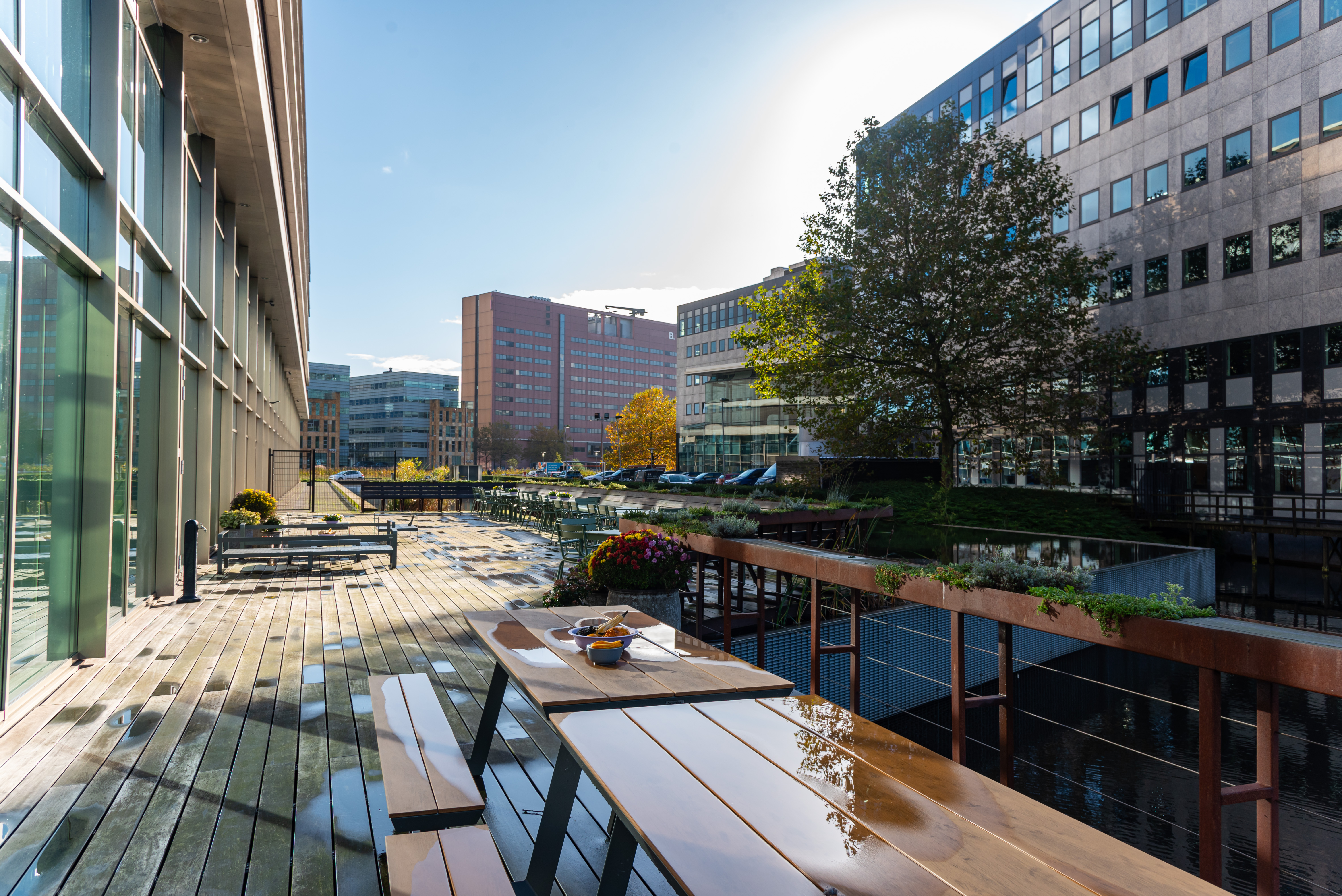 28 Person Private Office