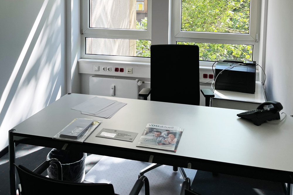 1 Person Coworking Desk
