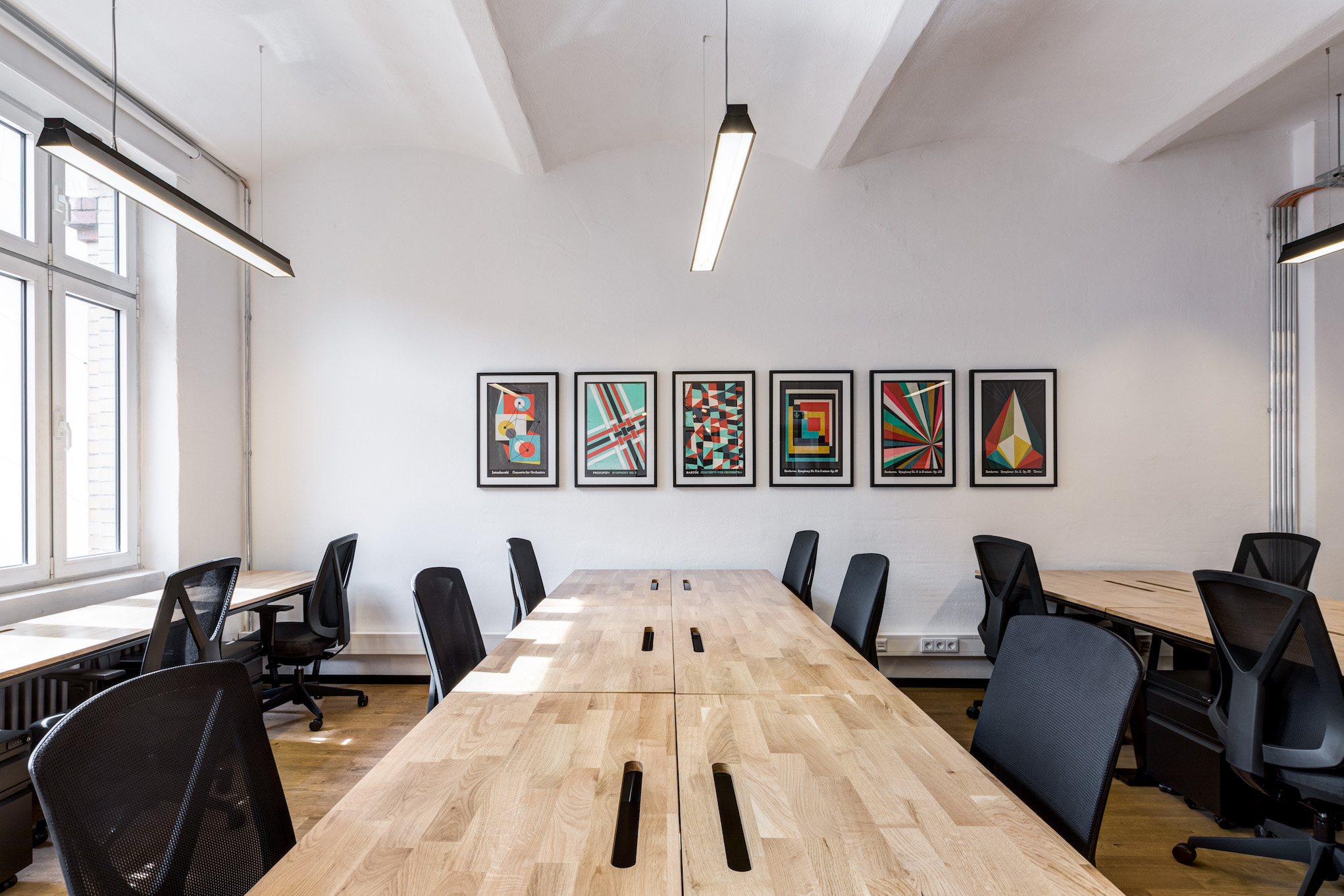 3 Person Coworking Desk