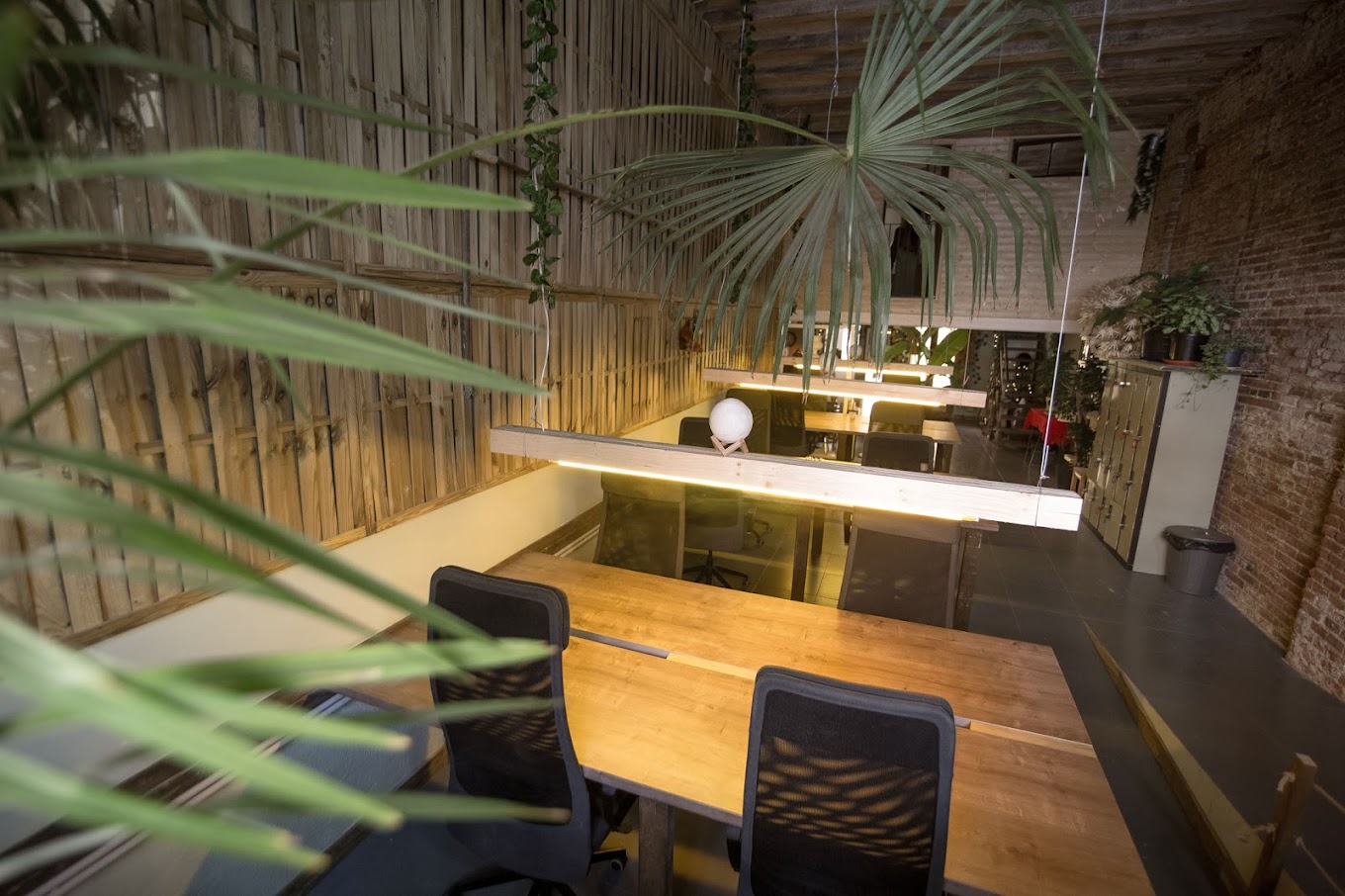 1 Person Coworking Desk