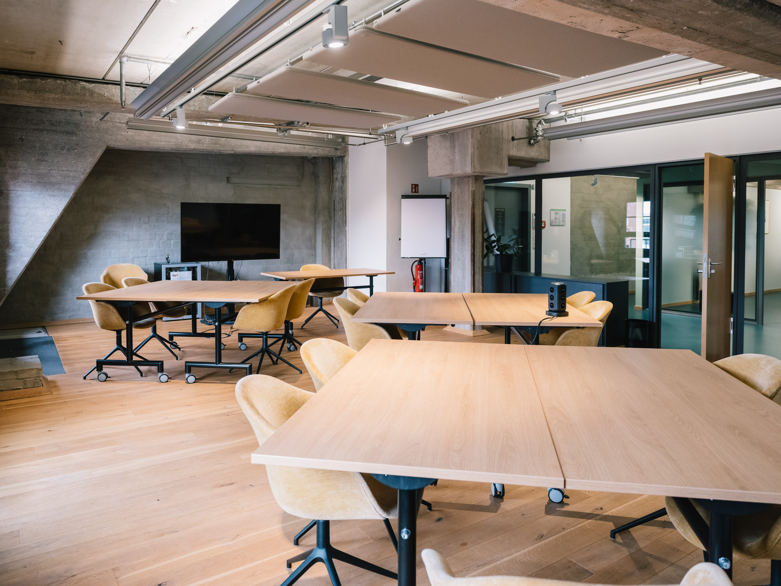 10 Person Private Office