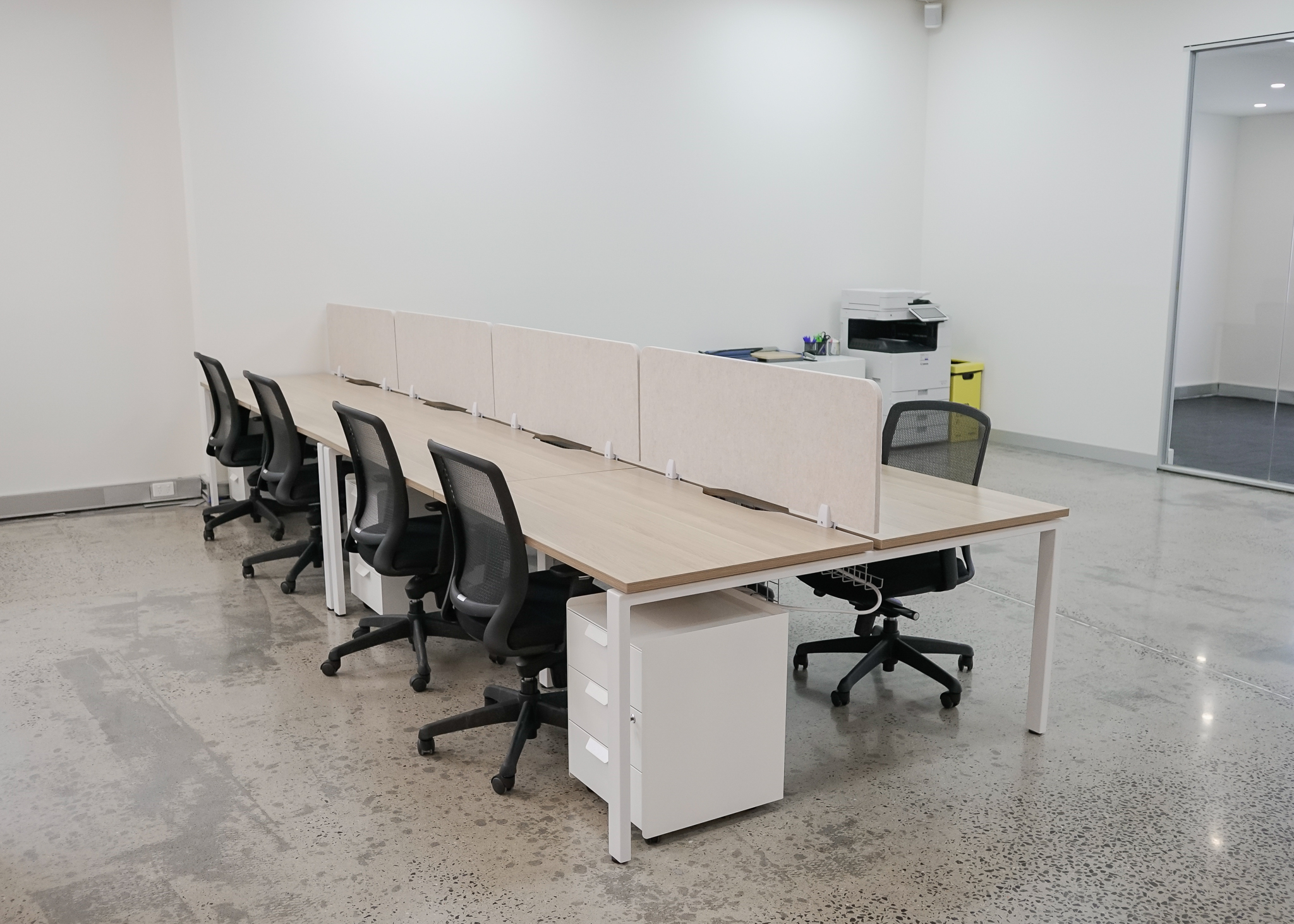 4 Person Coworking Desk