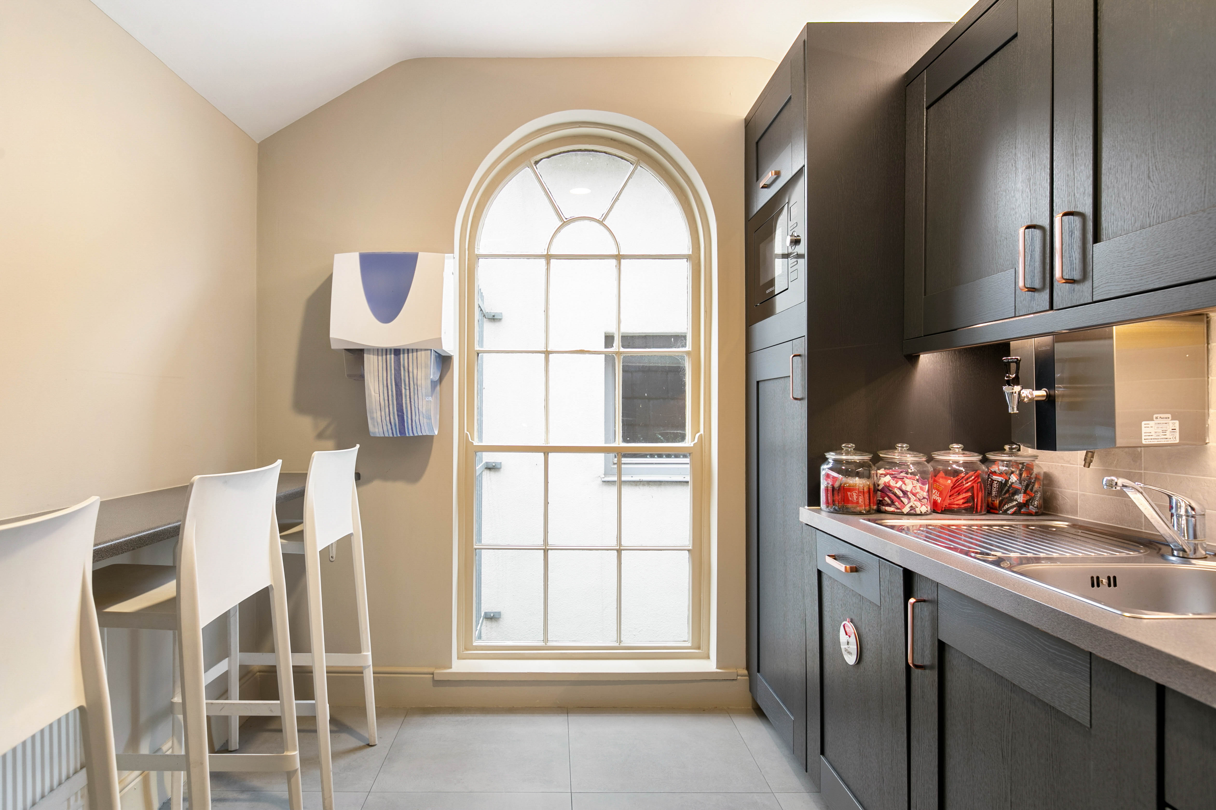 8 Person Private Office