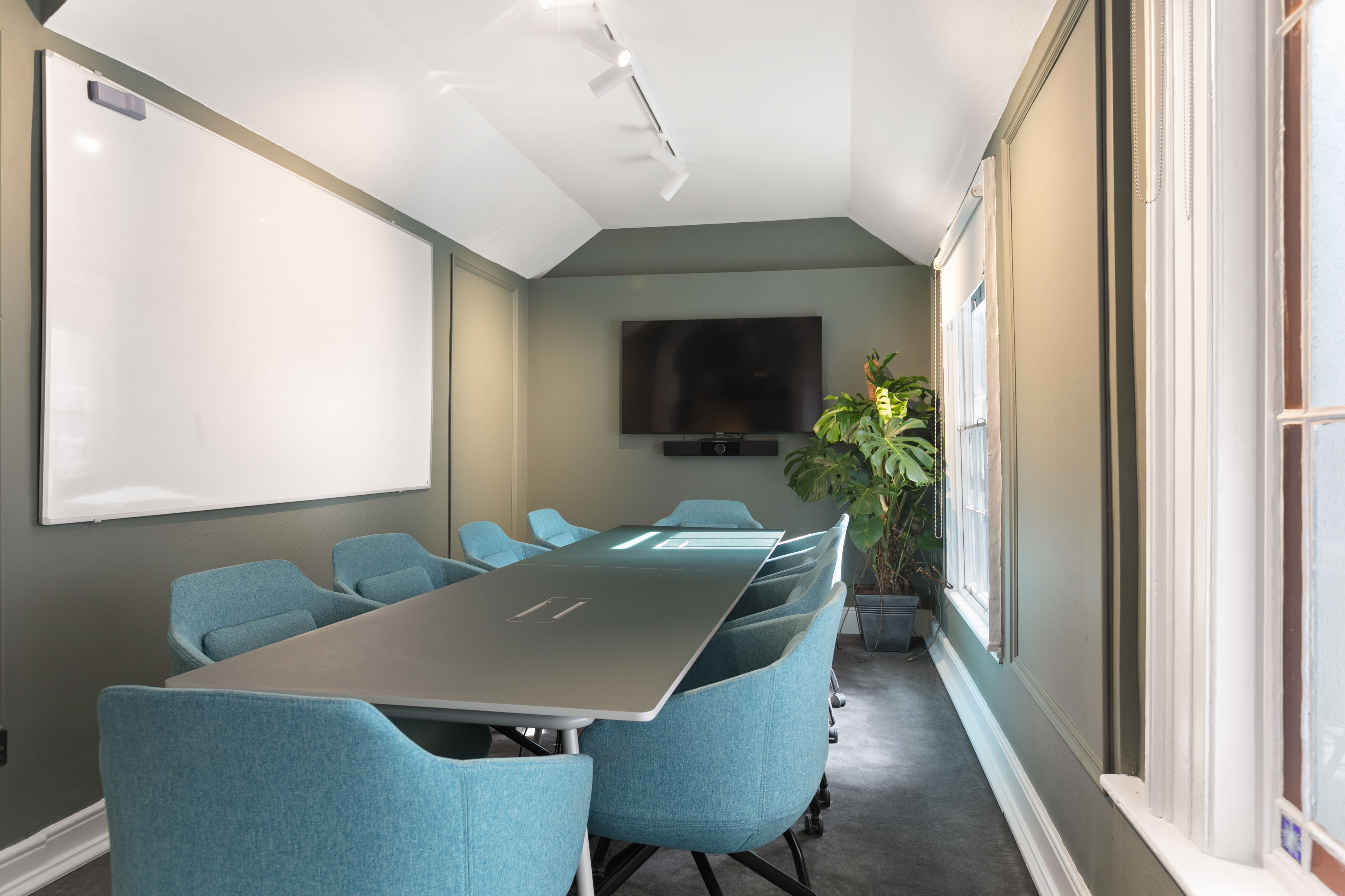 14 Person Private Office