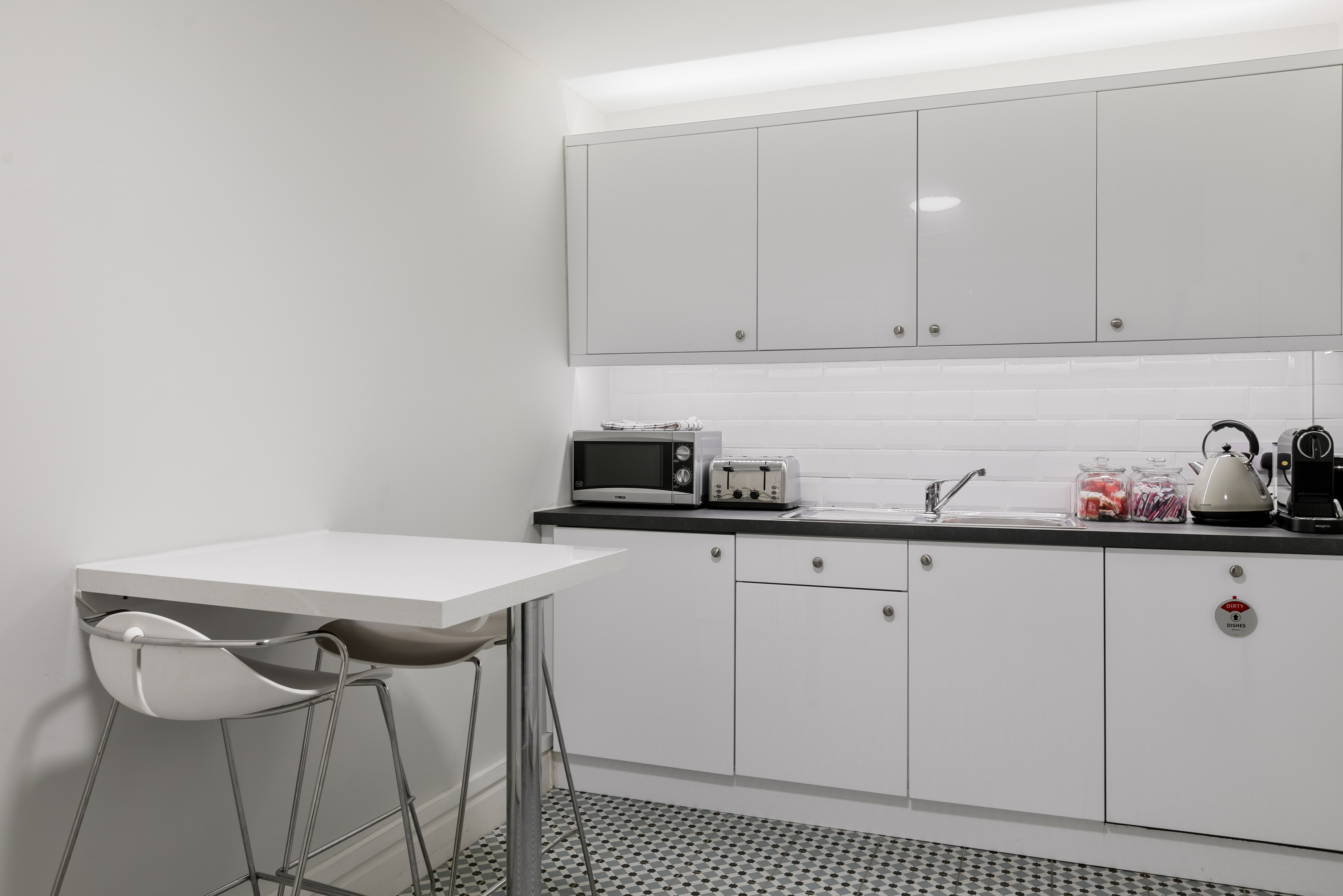 10 Person Private Office