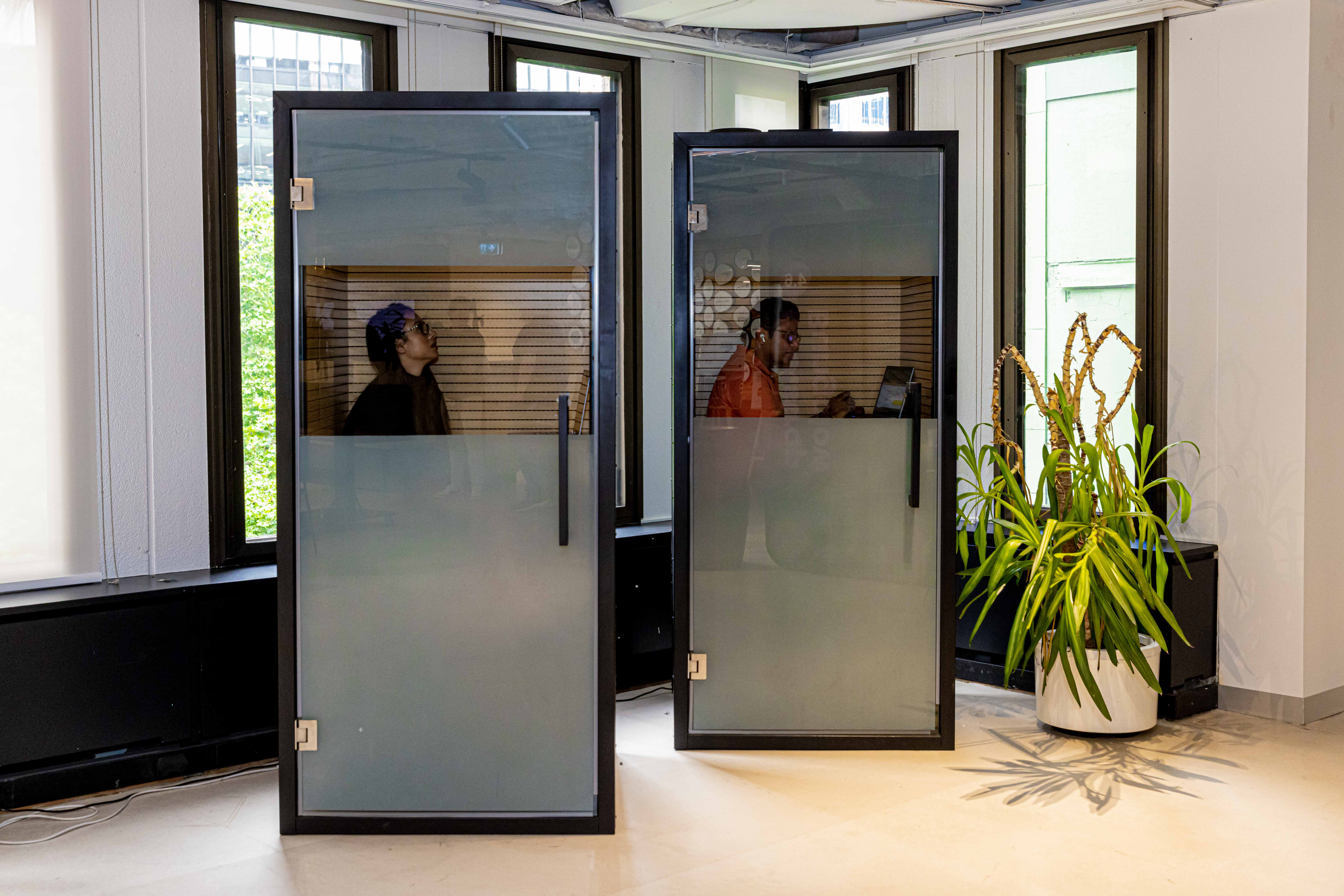 10 Person Private Office