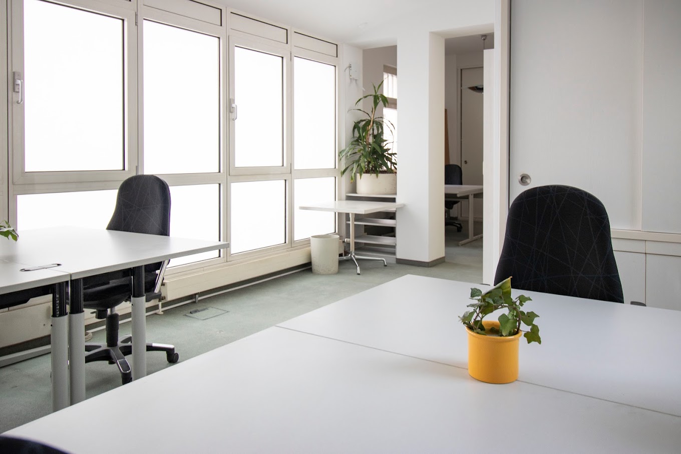 1 Person Coworking Desk