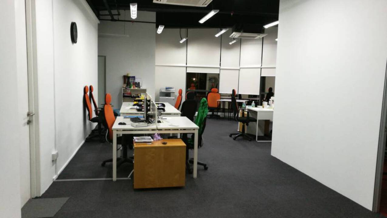 4 Person Shared Office