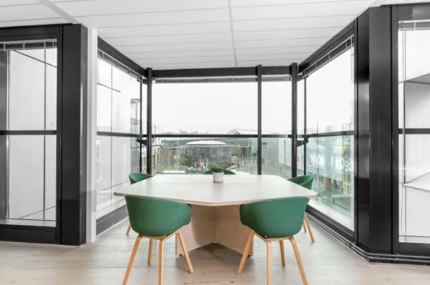 4 Person Private Office