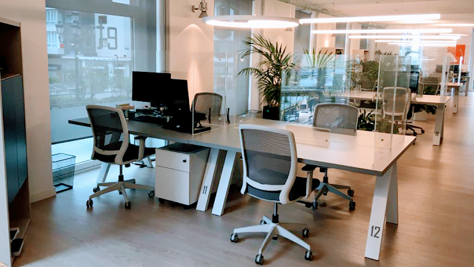 1 Person Coworking Desk