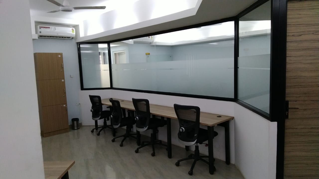 1 Person Coworking Desk