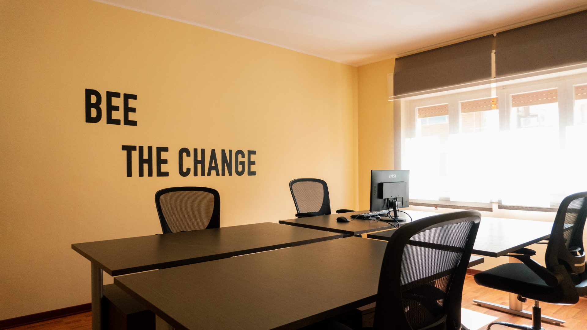 1 Person Coworking Desk