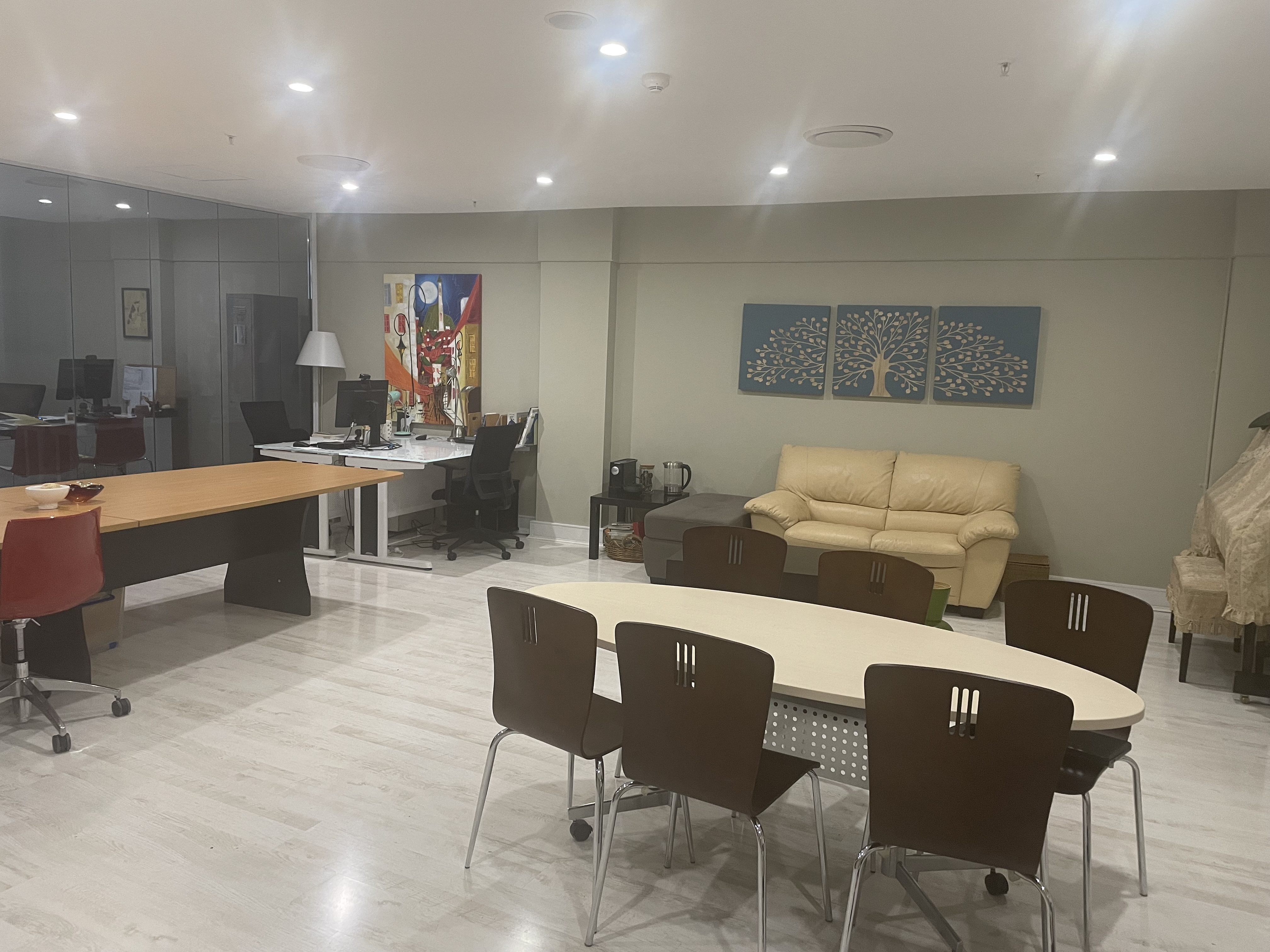 25 Person Sublet Office