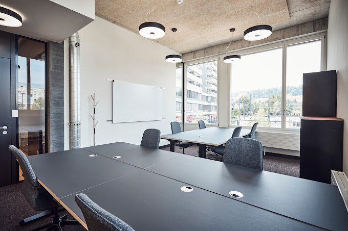 5 Person Coworking Desk