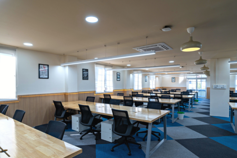 7 Person Coworking Desk