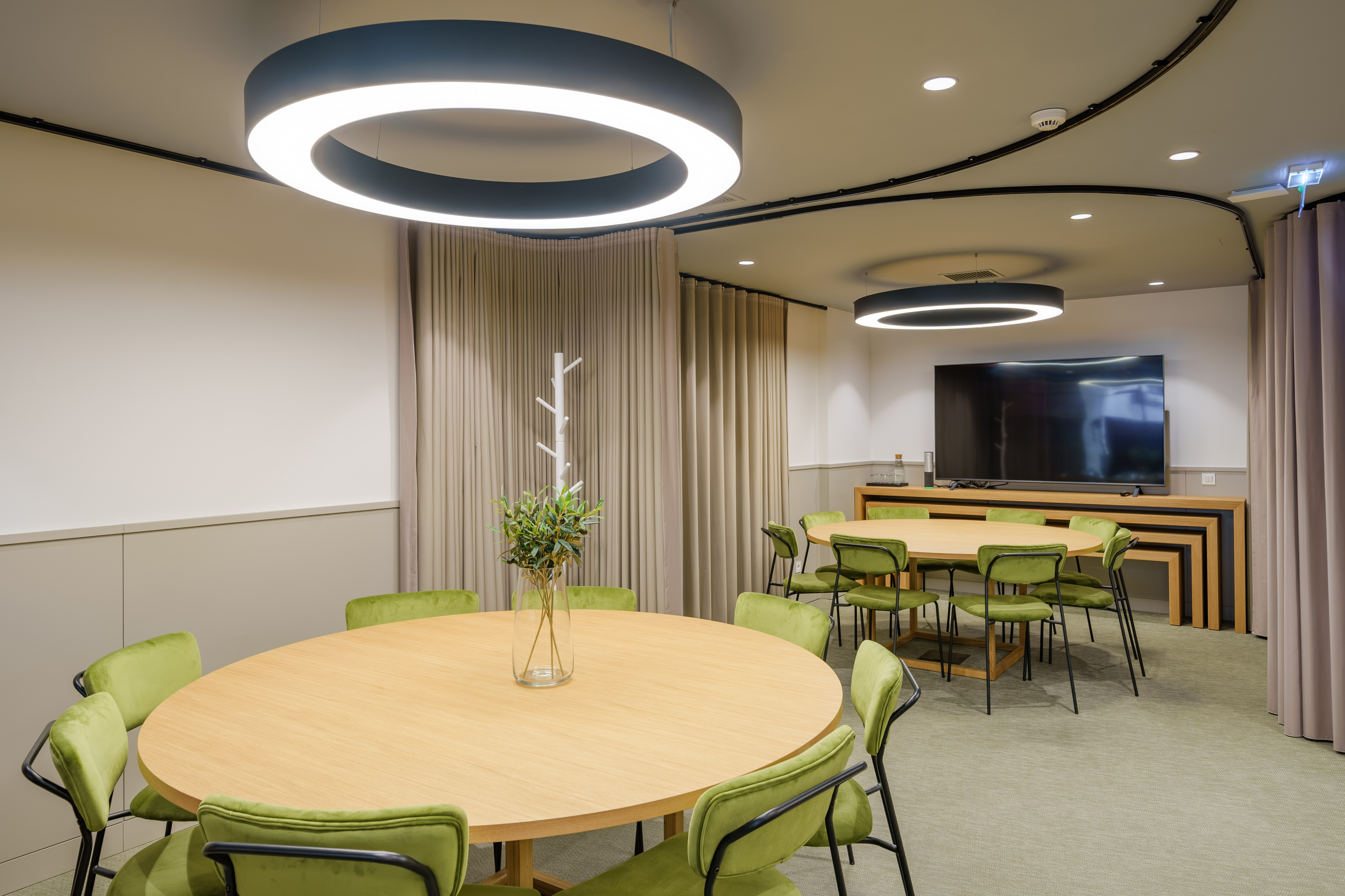 1 Person Coworking Desk