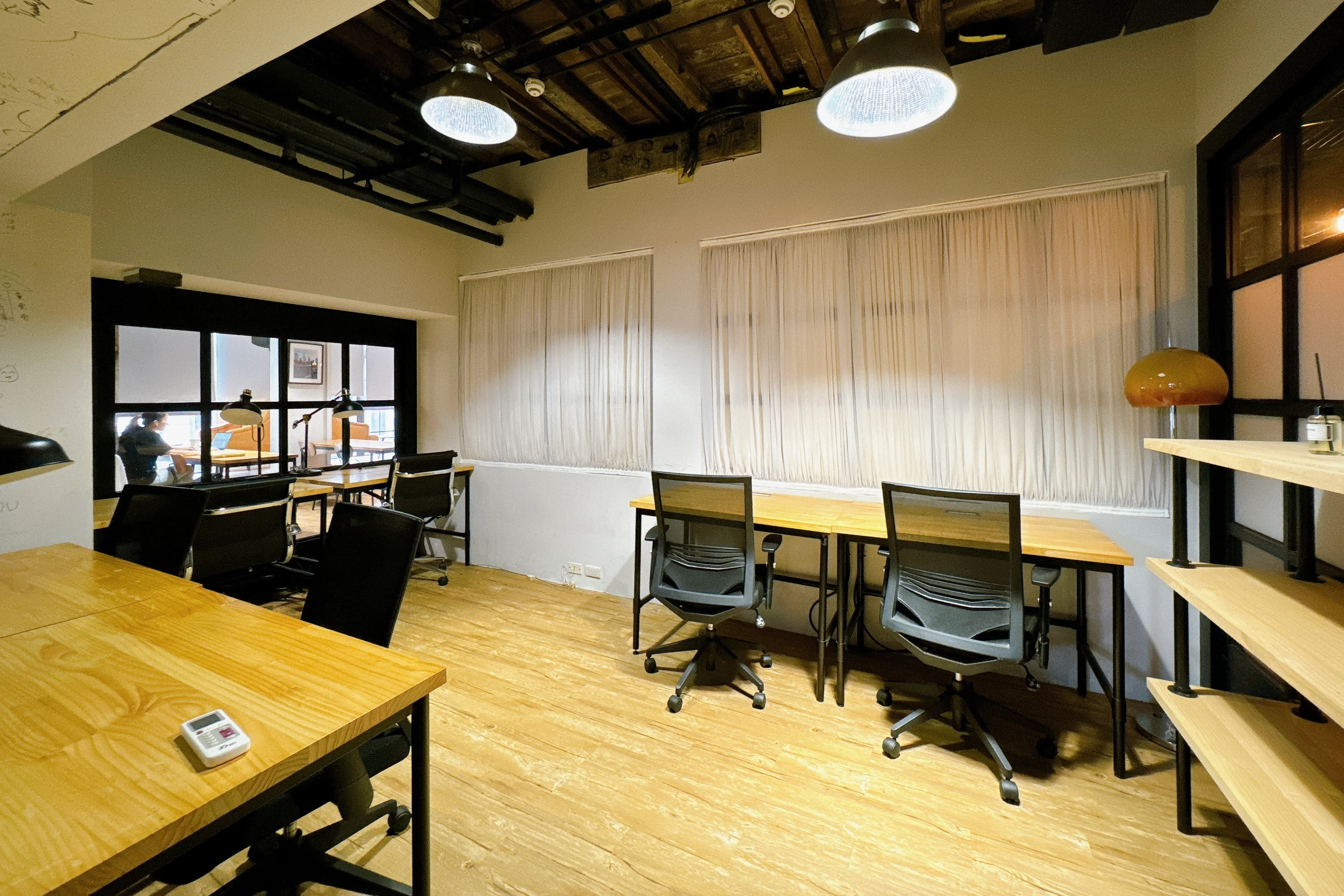 5 Person Coworking Desk