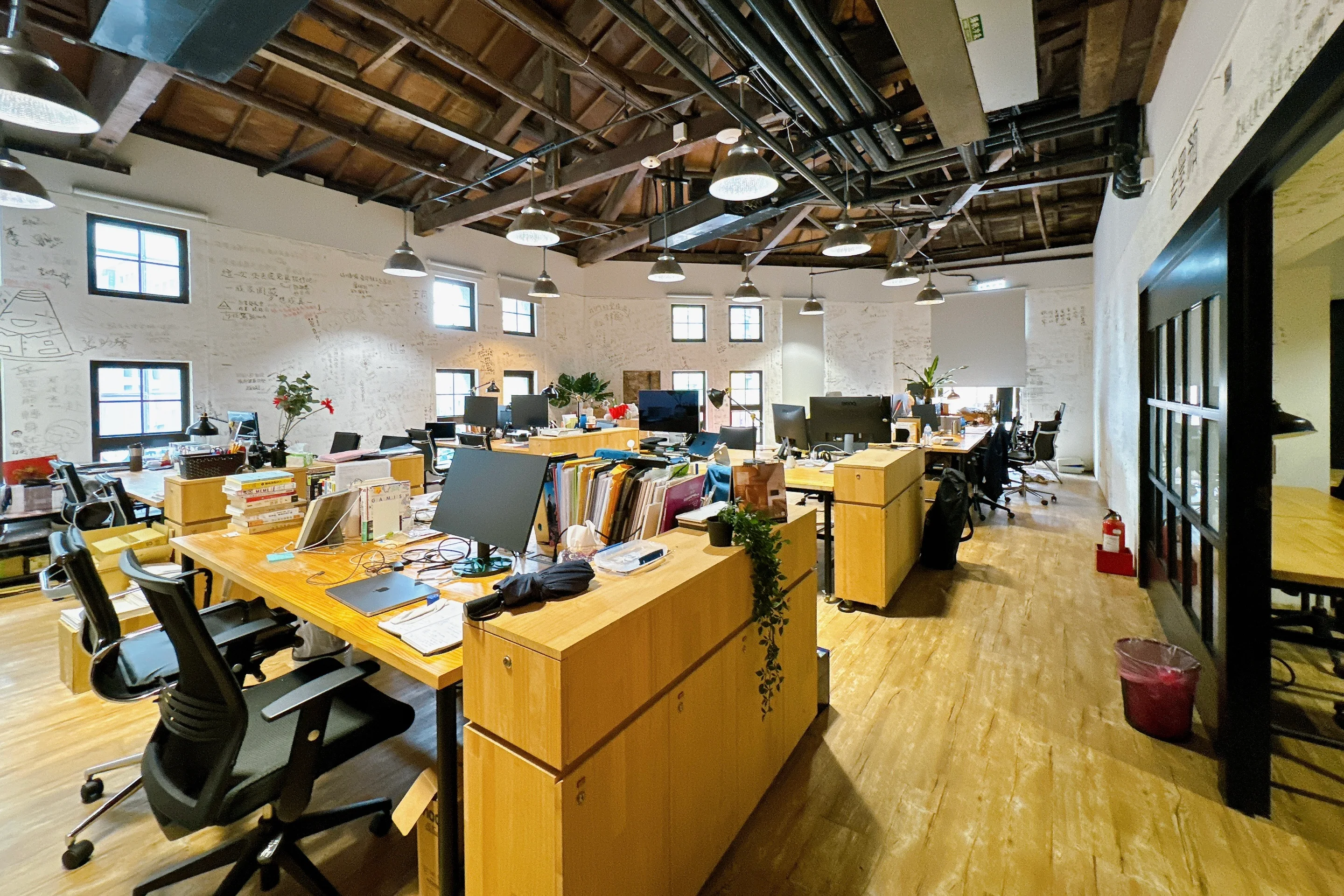 1 Person Coworking Desk