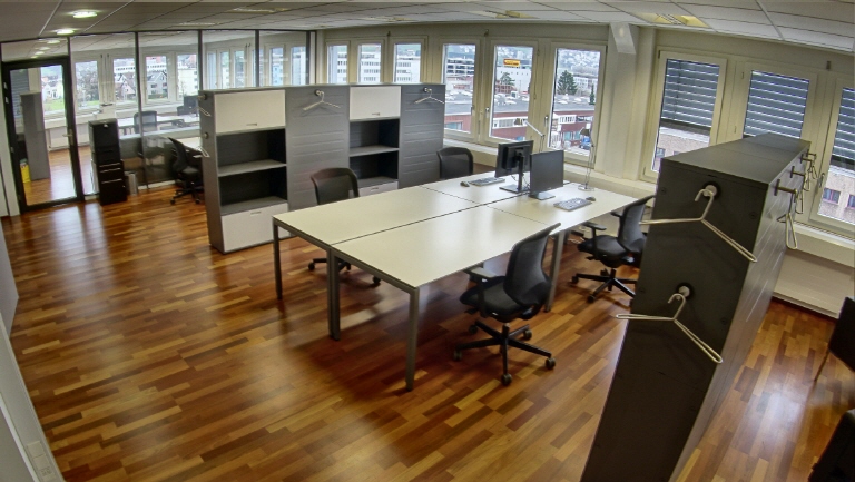 1 Person Coworking Desk