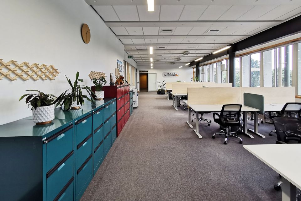 1 Person Coworking Desk