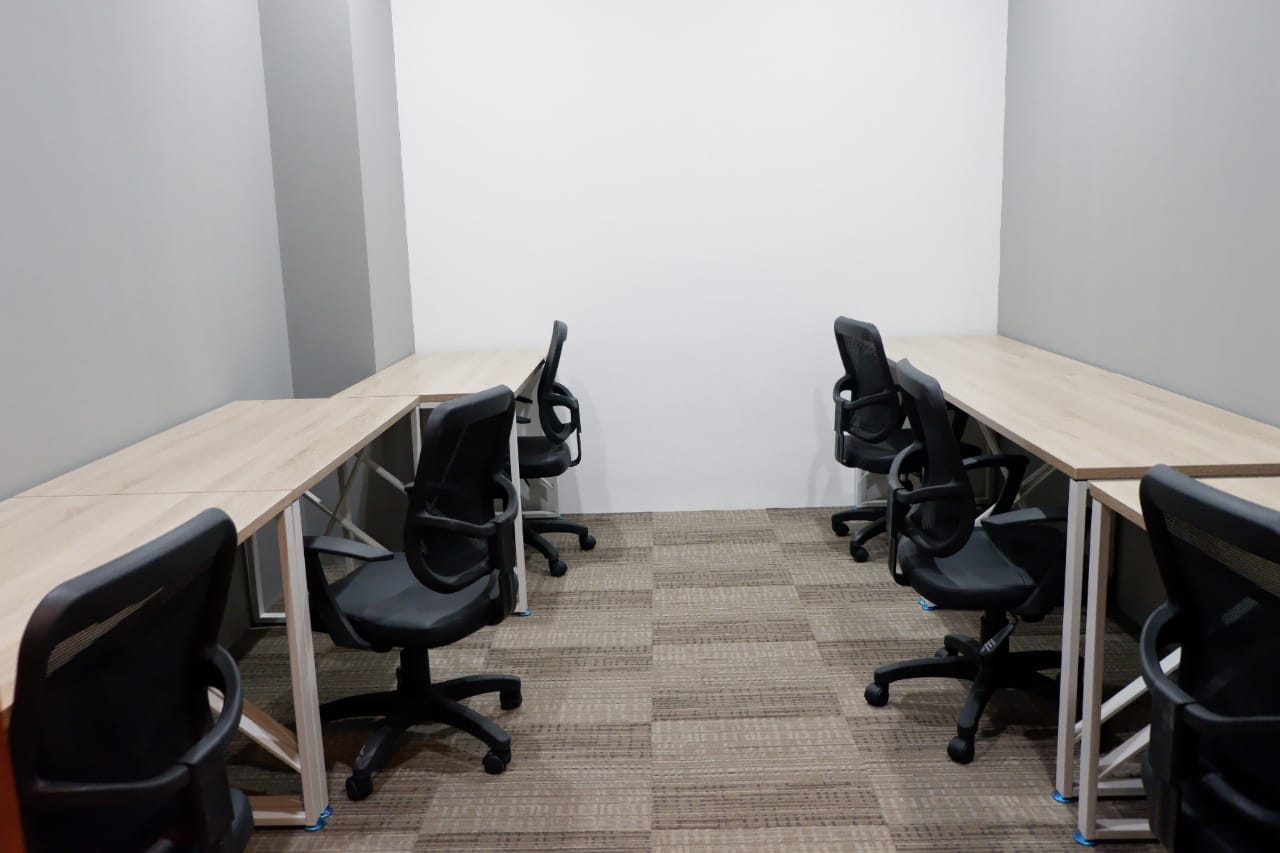 5 Person Private Office