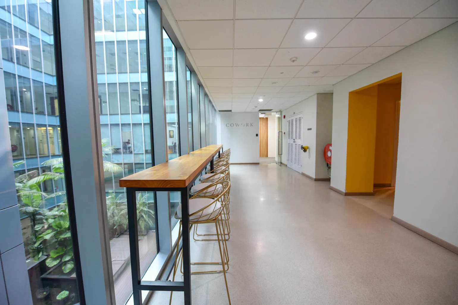 4 Person Private Office at 15 Scotts Road, Singapore | Office Hub