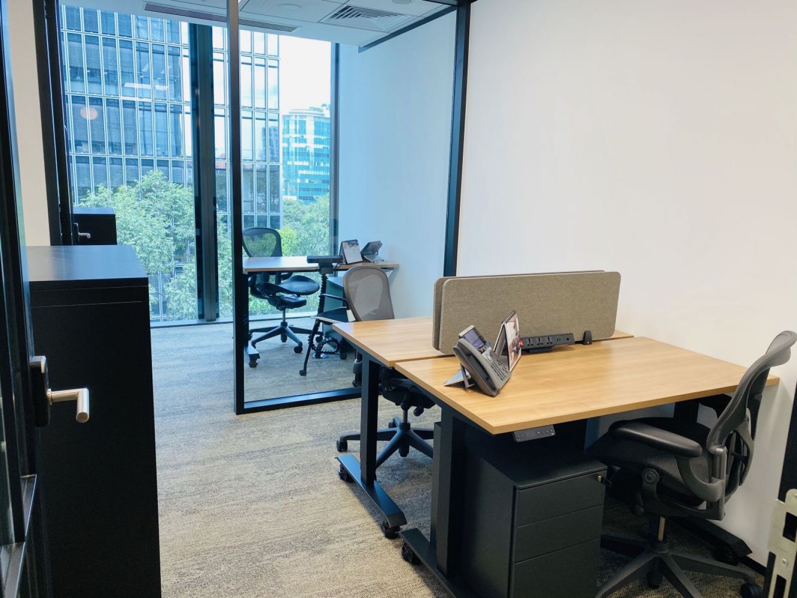 5 Person Private Office