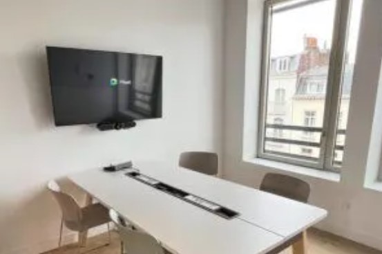 1 Person Private Office