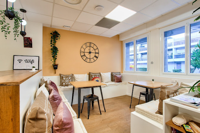 5 Person Coworking Desk