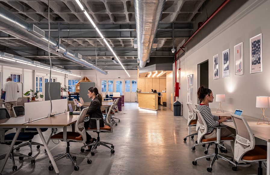 4 Person Coworking Desk