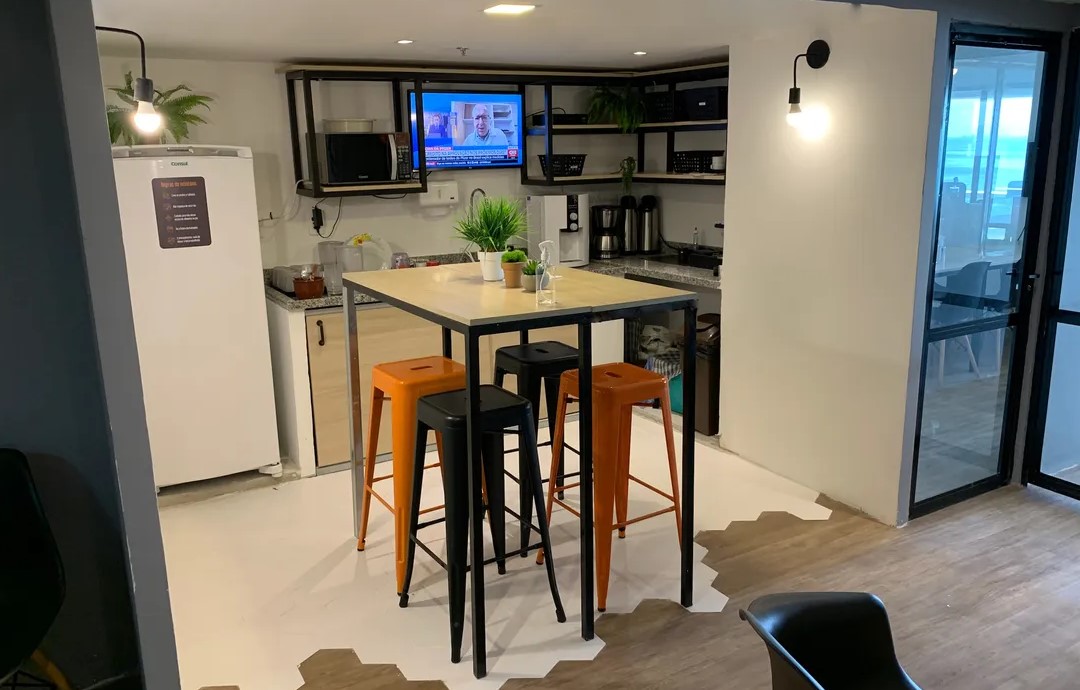 5 Person Coworking Desk