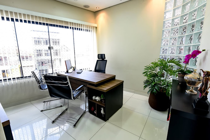 5 Person Coworking Desk