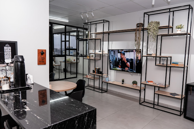 1 Person Coworking Desk