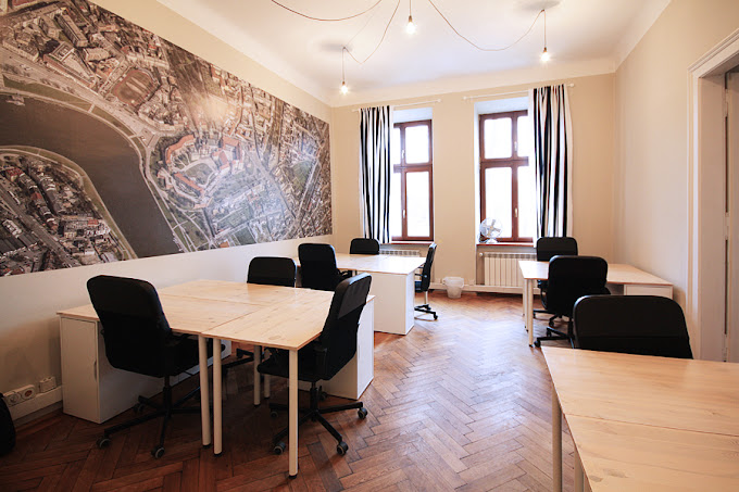 1 Person Coworking Desk