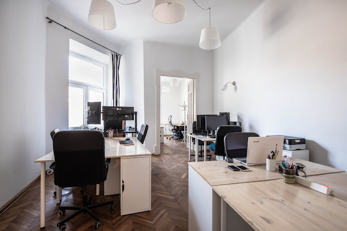 5 Person Coworking Desk
