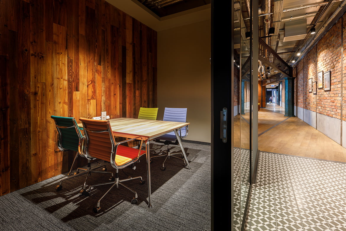 4 Person Coworking Desk