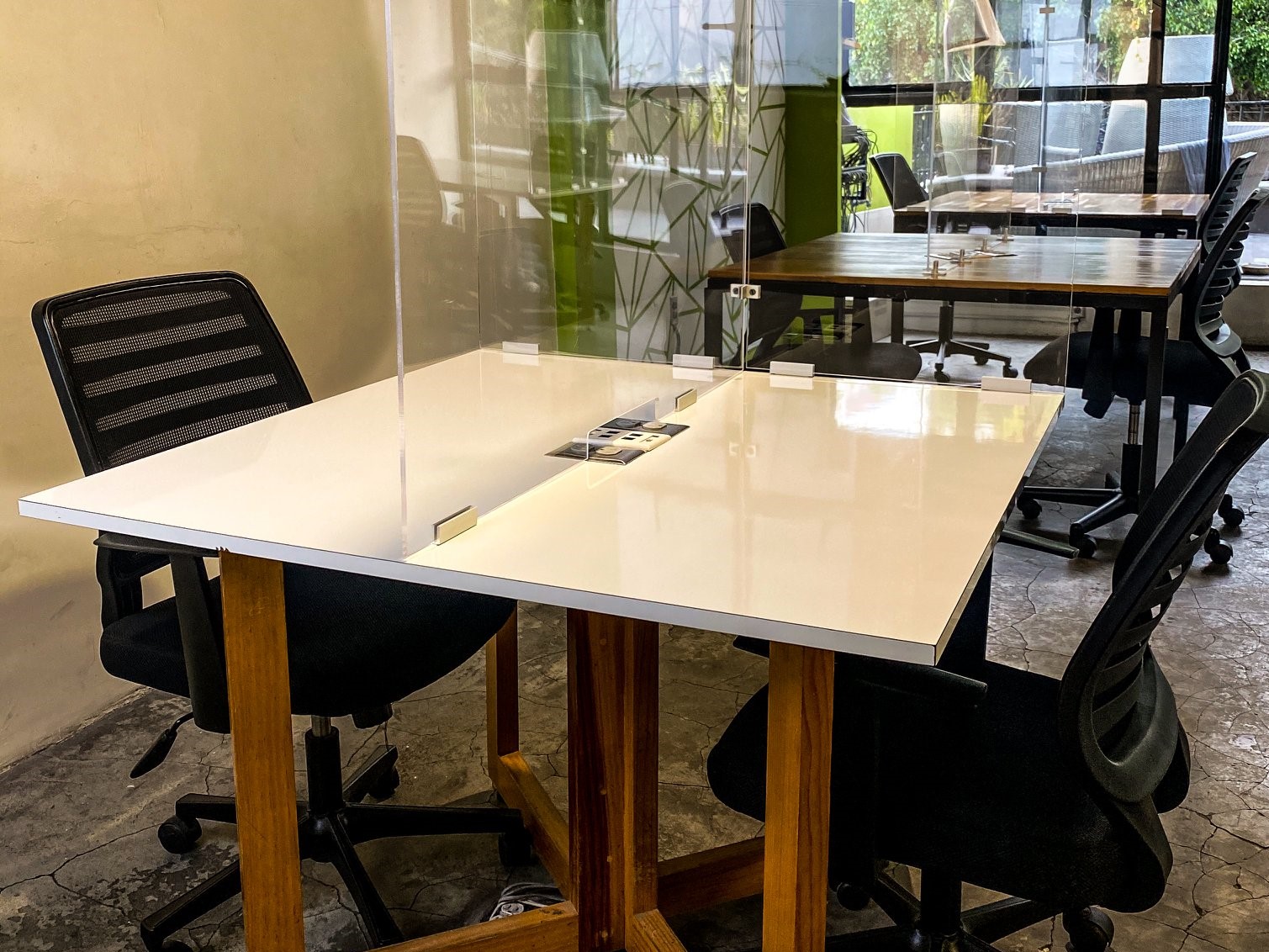 4 Person Coworking Desk