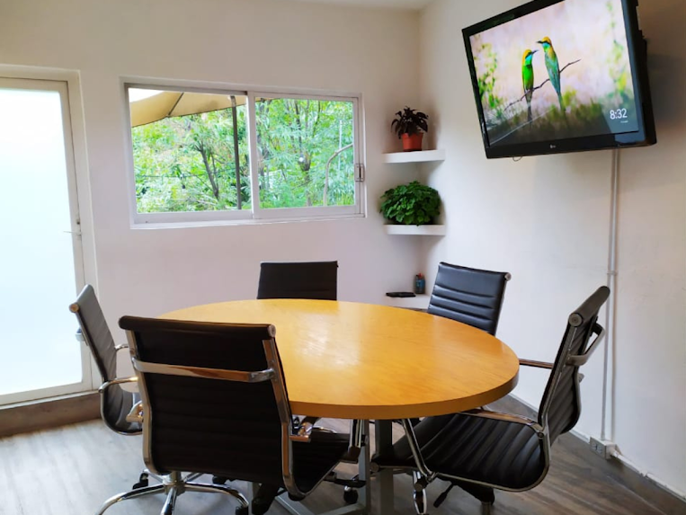 6 Person Coworking Desk