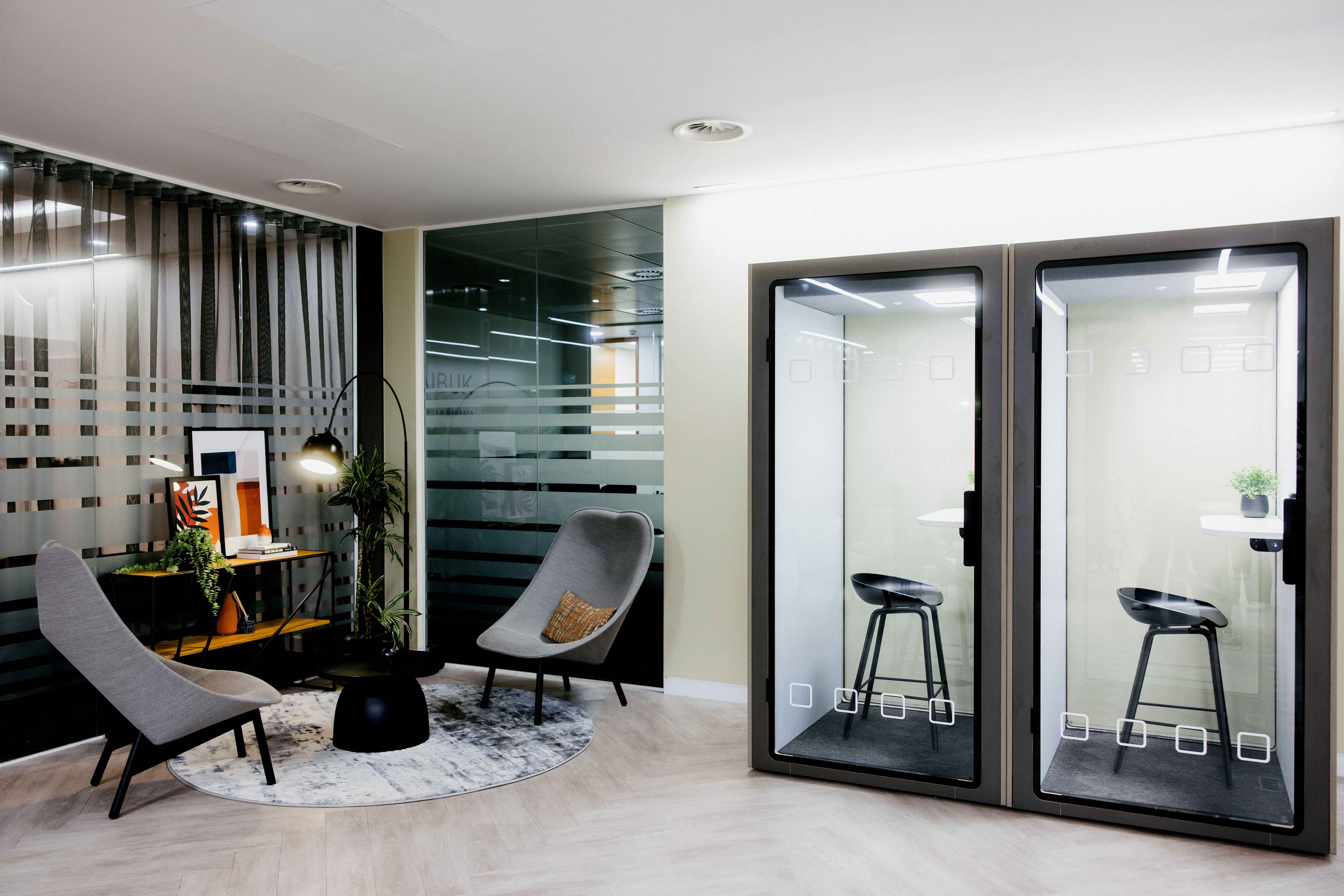 32 Person Private Office