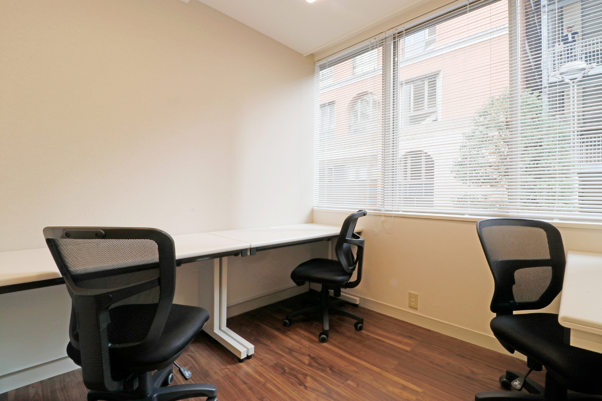 5 Person Private Office