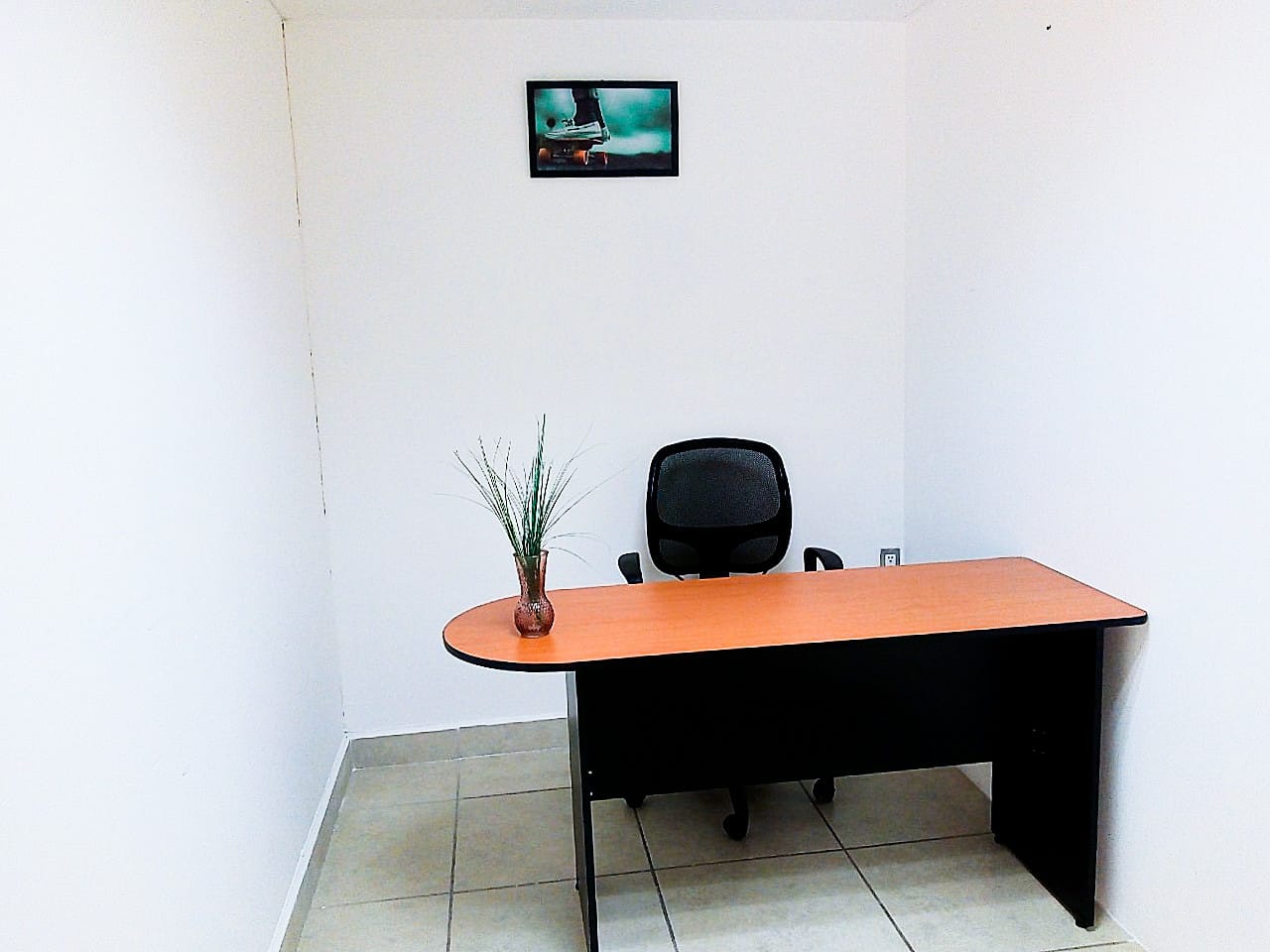 10 Person Coworking Desk