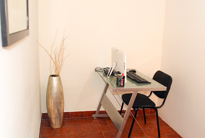 5 Person Coworking Desk