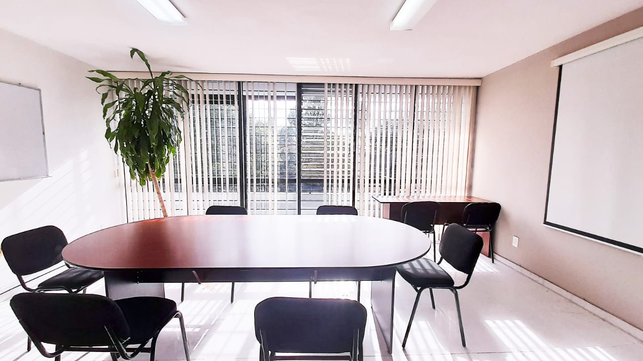 10 Person Coworking Desk