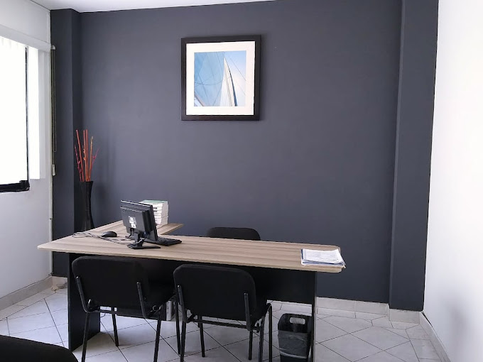 10 Person Coworking Desk