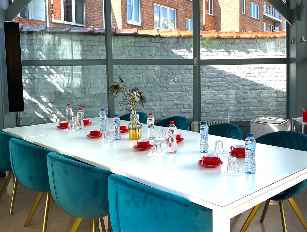 4 Person Coworking Desk